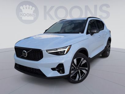 New 2026 Volvo XC40 B5 Ultra w/ Protection Package Premier