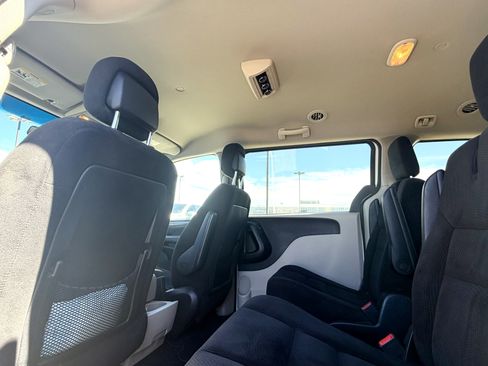 Used 2015 Dodge Grand Caravan SXT FWD image 22