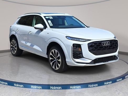 New 2026 Audi Q3 quattro 2.0T image 3