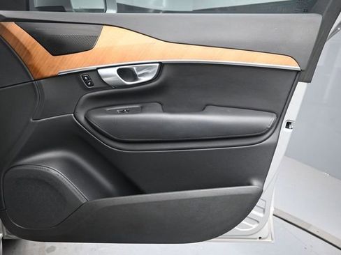 Certified 2023 Volvo XC90 B5 Plus image 31