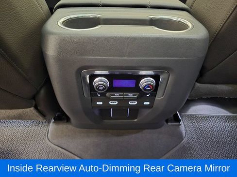 Used 2023 GMC Yukon Denali w/ Advanced Technology Package AWD/4WD image 34