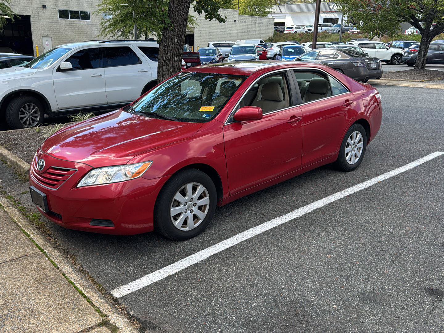 Used 2007 Toyota Camry XLE FWD image 1