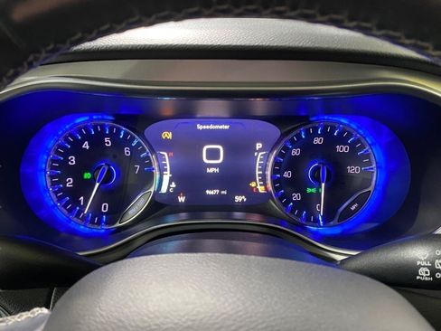 Used 2019 Chrysler Pacifica Touring-L w/ Advanced Safetytec Group FWD image 19