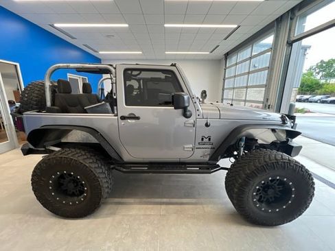 Used 2017 Jeep Wrangler Sport w/ Trailer Tow Group AWD/4WD image 4