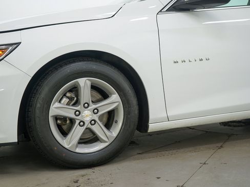 Used 2022 Chevrolet Malibu LT FWD image 27