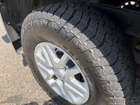 Used 2019 Nissan Frontier SV AWD/4WD image 18