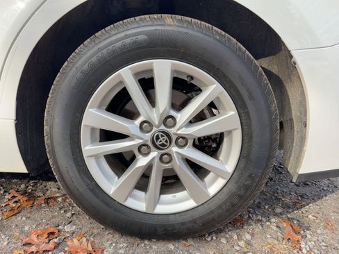 Used 2025 Toyota Camry LE image 14