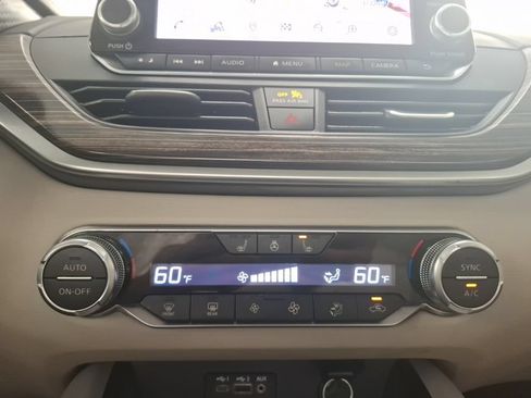 Used 2020 Nissan Altima 2.5 SL FWD image 26