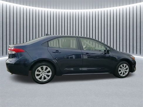 Used 2025 Toyota Corolla LE image 5