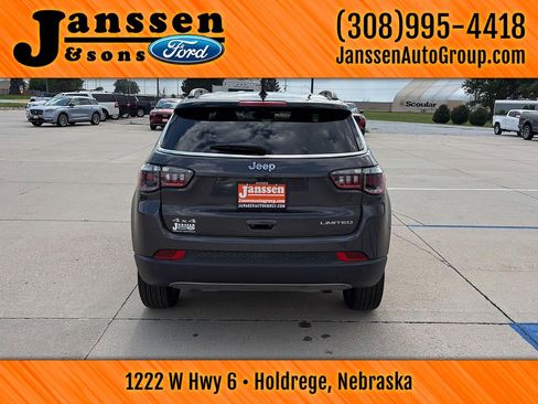 Used 2024 Jeep Compass Limited image 6