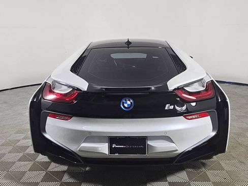 Used 2019 BMW i8 Coupe image 10