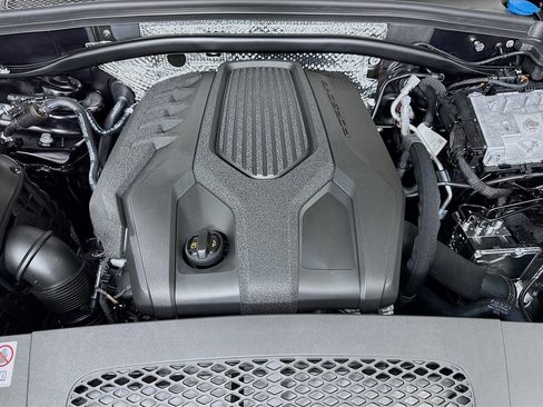 New 2026 Porsche Macan image 33