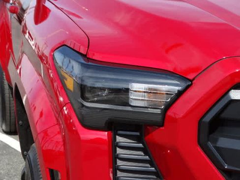 Used 2025 Toyota Tacoma SR5 image 5