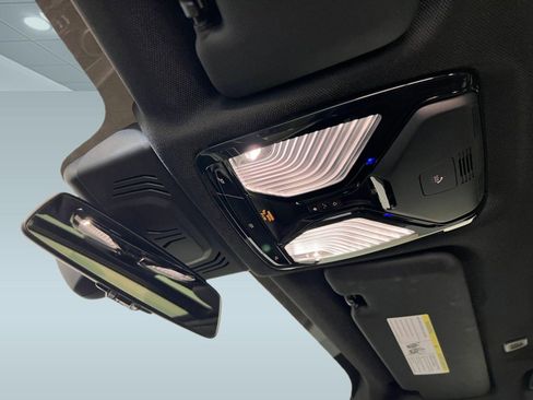 Used 2022 BMW X5 xDrive40i w/ M Sport Package AWD/4WD image 18