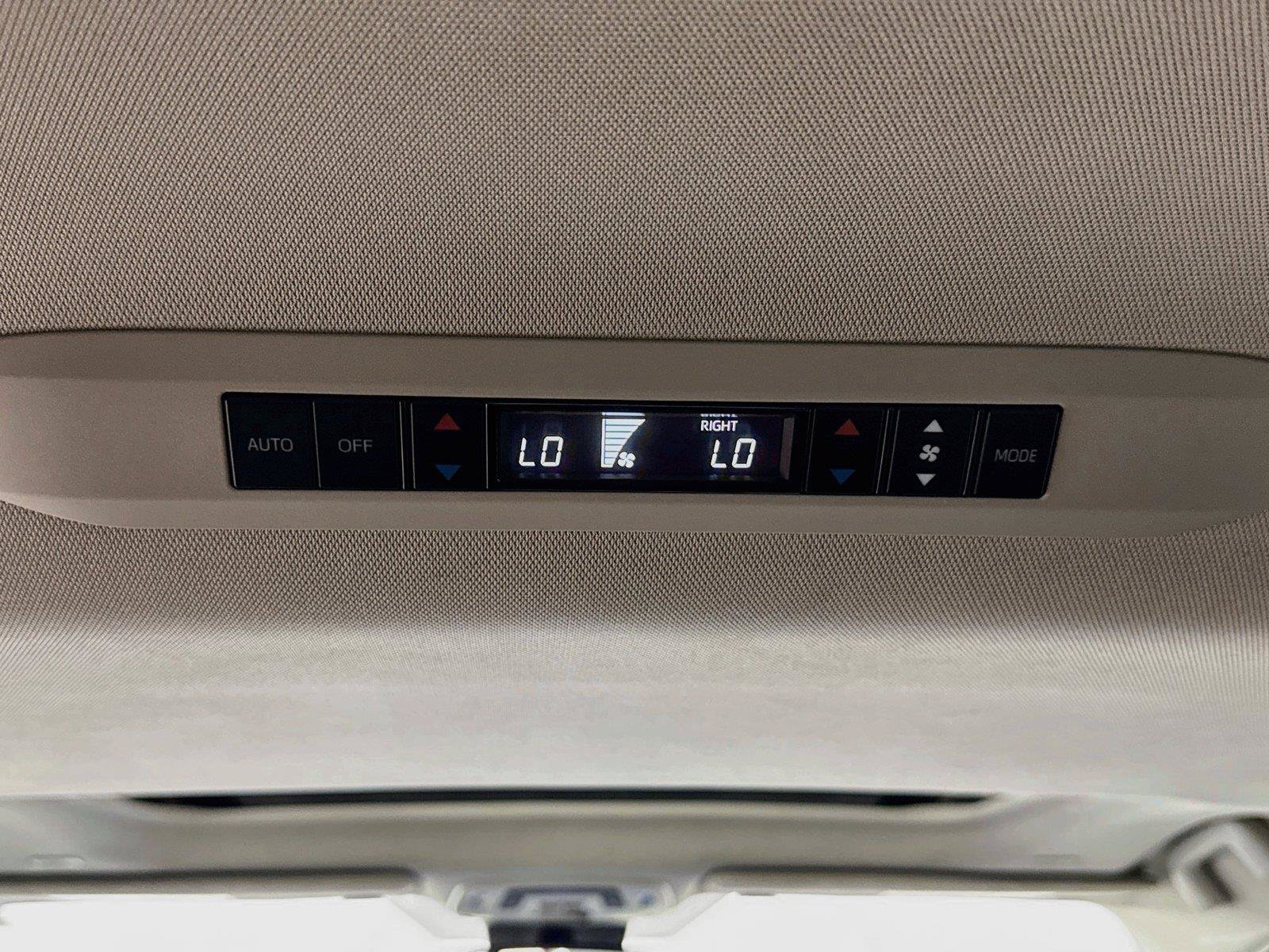 Certified 2025 Toyota Sienna XLE FWD image 37