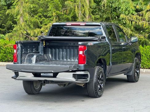Used 2021 Chevrolet Silverado 1500 LT AWD/4WD image 26