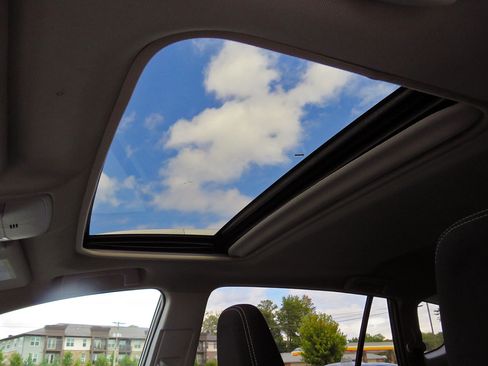 Used 2018 Toyota RAV4 XLE w/ Plus Extra Value Package image 34