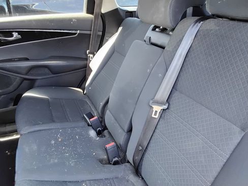 Used 2018 Kia Sorento AWD image 9