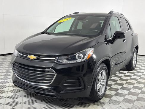 Used 2020 Chevrolet Trax LT w/ Driver Confidence Package image 8