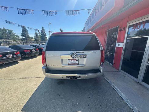 Used 2007 Cadillac Escalade AWD w/ Information Package image 7