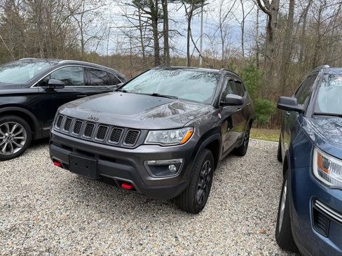 Used 2018 Jeep Compass Trailhawk w/ Leather Interior Group AWD/4WD image 3
