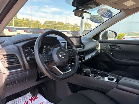 Used 2024 Nissan Rogue S AWD/4WD image 10