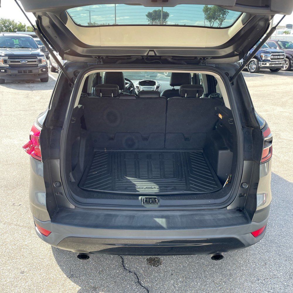 Used 2017 Ford Escape SE w/ SE Sport Appearance Package AWD/4WD image 9