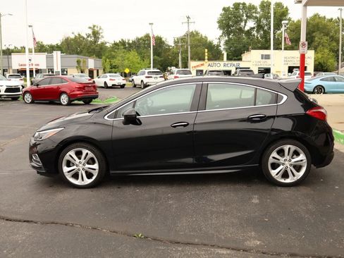 Used 2017 Chevrolet Cruze Premier FWD image 8