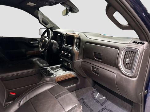 Used 2021 Chevrolet Silverado 1500 High Country w/ Technology Package image 34