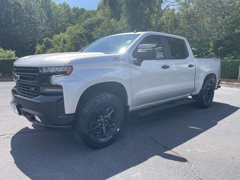 Used 2022 Chevrolet Silverado 1500 LT Trail Boss w/ Convenience Package II AWD/4WD image 3