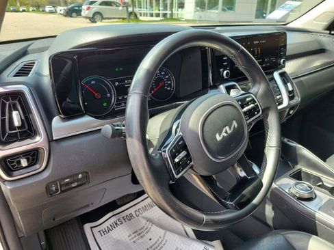Used 2022 Kia Sorento EX w/ Panoramic Sunroof Package image 7