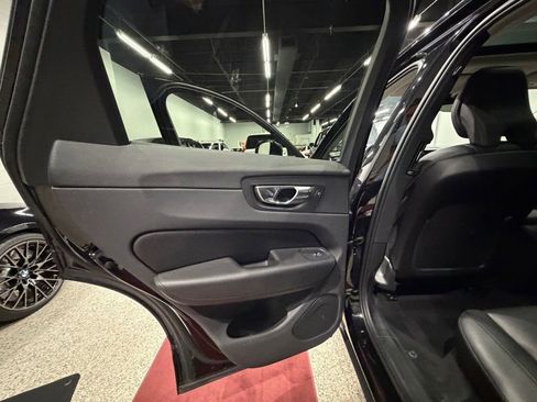 Used 2019 Volvo XC60 T5 Momentum w/ Multimedia Package AWD/4WD image 25