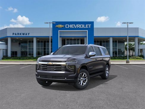 New 2026 Chevrolet Suburban Premier image 8