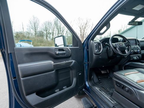 Used 2021 GMC Sierra 2500 AT4 w/ AT4 Preferred Package image 11