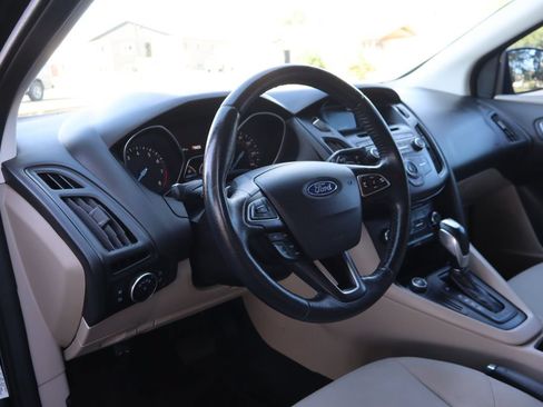 Used 2015 Ford Focus SE w/ SE Sport Package FWD image 15