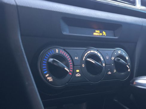 Used 2015 MAZDA MAZDA3 i SV image 25