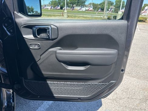 New 2025 Jeep Gladiator Sport image 55