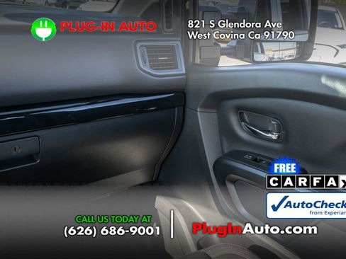 Used 2023 Nissan Titan SV w/ SV Convenience Package image 19