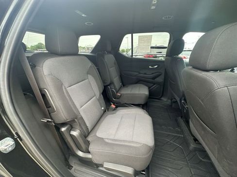 Used 2023 Chevrolet Traverse LT FWD image 30