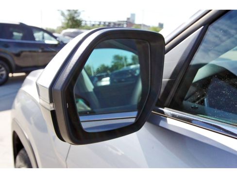 Used 2024 Volkswagen Atlas SE image 10