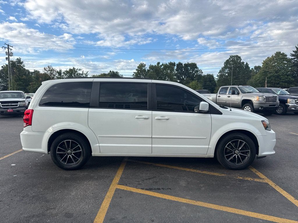Used 2016 Dodge Grand Caravan R/T FWD image 5
