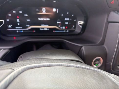 Used 2023 GMC Yukon XL Denali Ultimate image 11