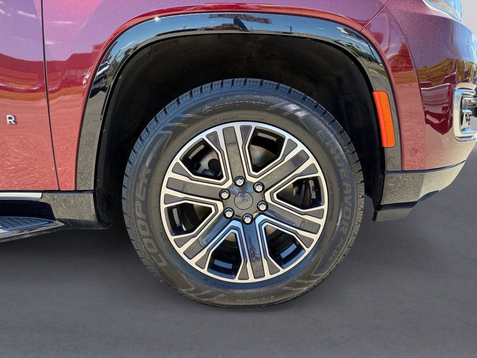 Used 2022 Jeep Wagoneer Series III AWD/4WD image 9