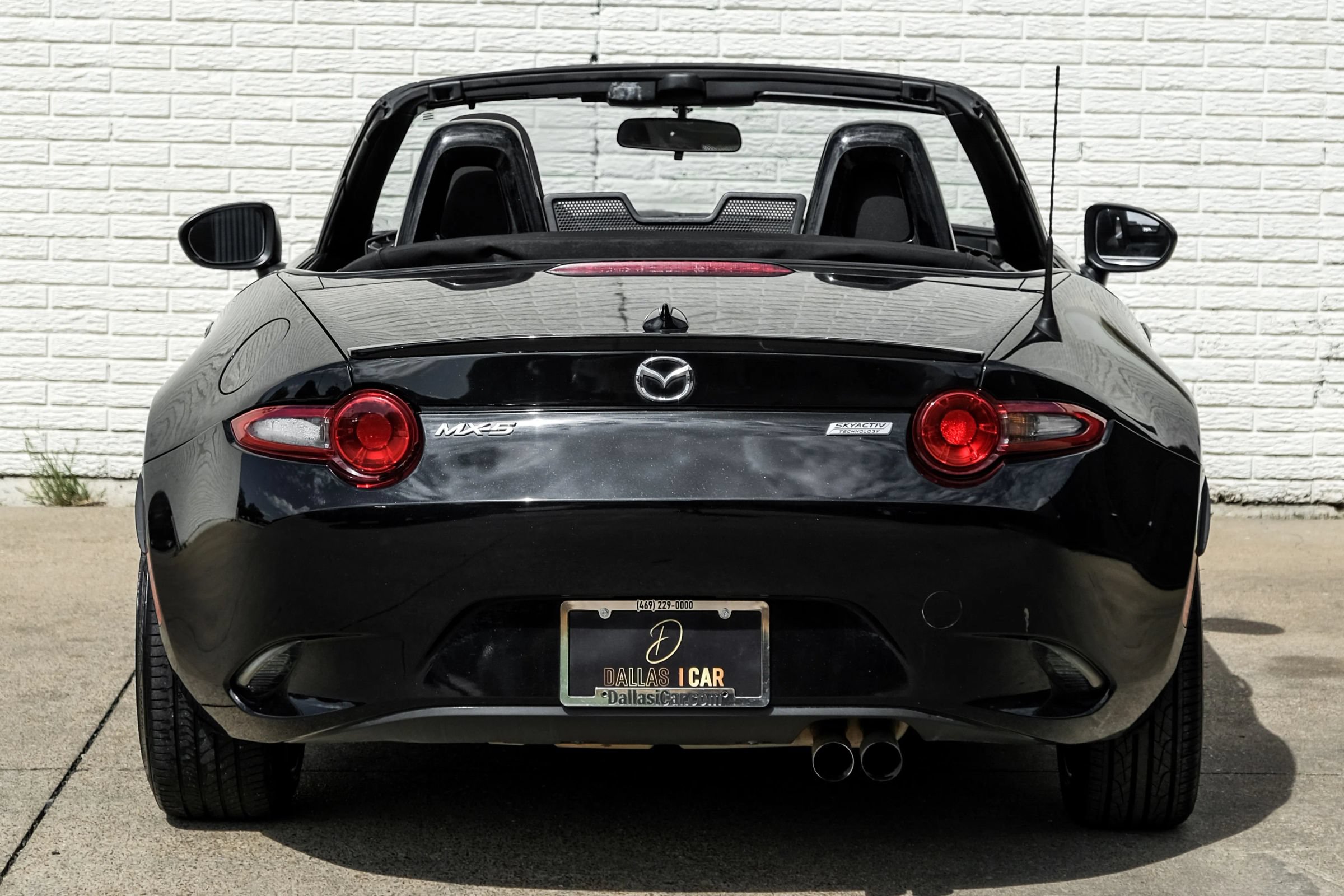 Used 2016 MAZDA MX-5 Miata Club RWD image 9
