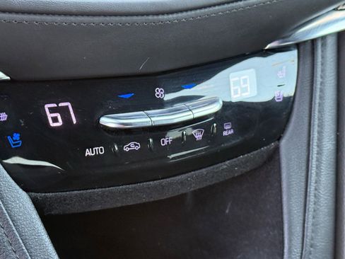Used 2019 Cadillac XT5 Platinum AWD/4WD image 27