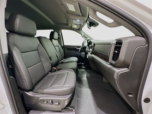 New 2026 GMC Sierra 1500 SLT image 29