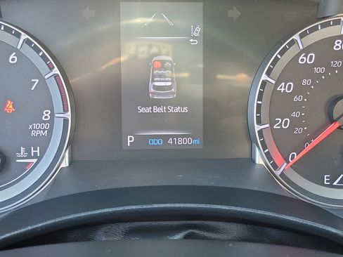 Used 2021 Toyota Highlander LE FWD image 10