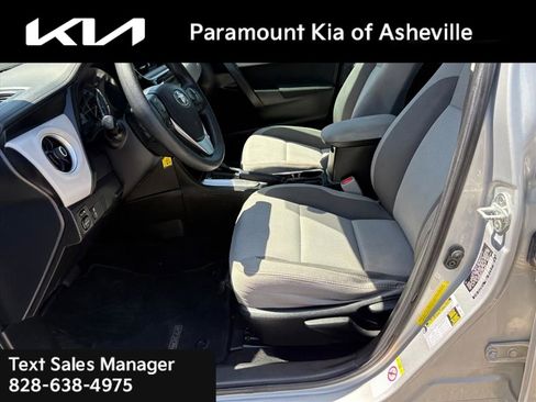 Used 2018 Toyota Corolla LE FWD image 16