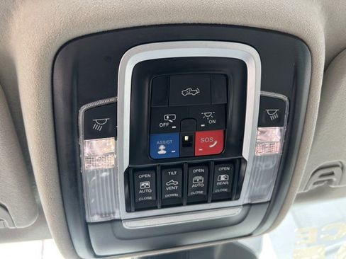 Certified 2025 RAM 1500 Tungsten w/ Off Road Group AWD/4WD image 31