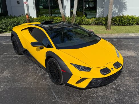 Used 2023 Lamborghini Huracan Sterrato AWD/4WD image 6